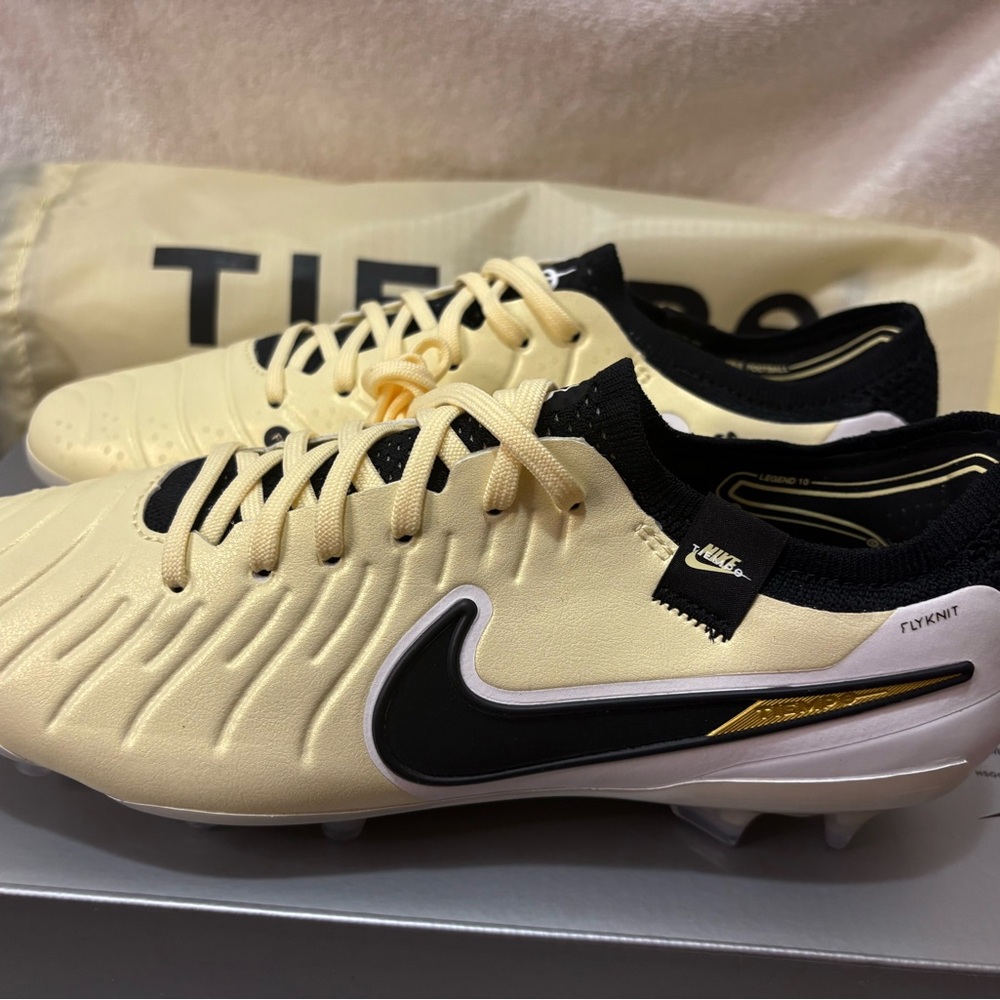 Nike Tiempo Legend 10 Elite FG Soccer Cleats- Men’s Size 7.5/Women’s Size 9